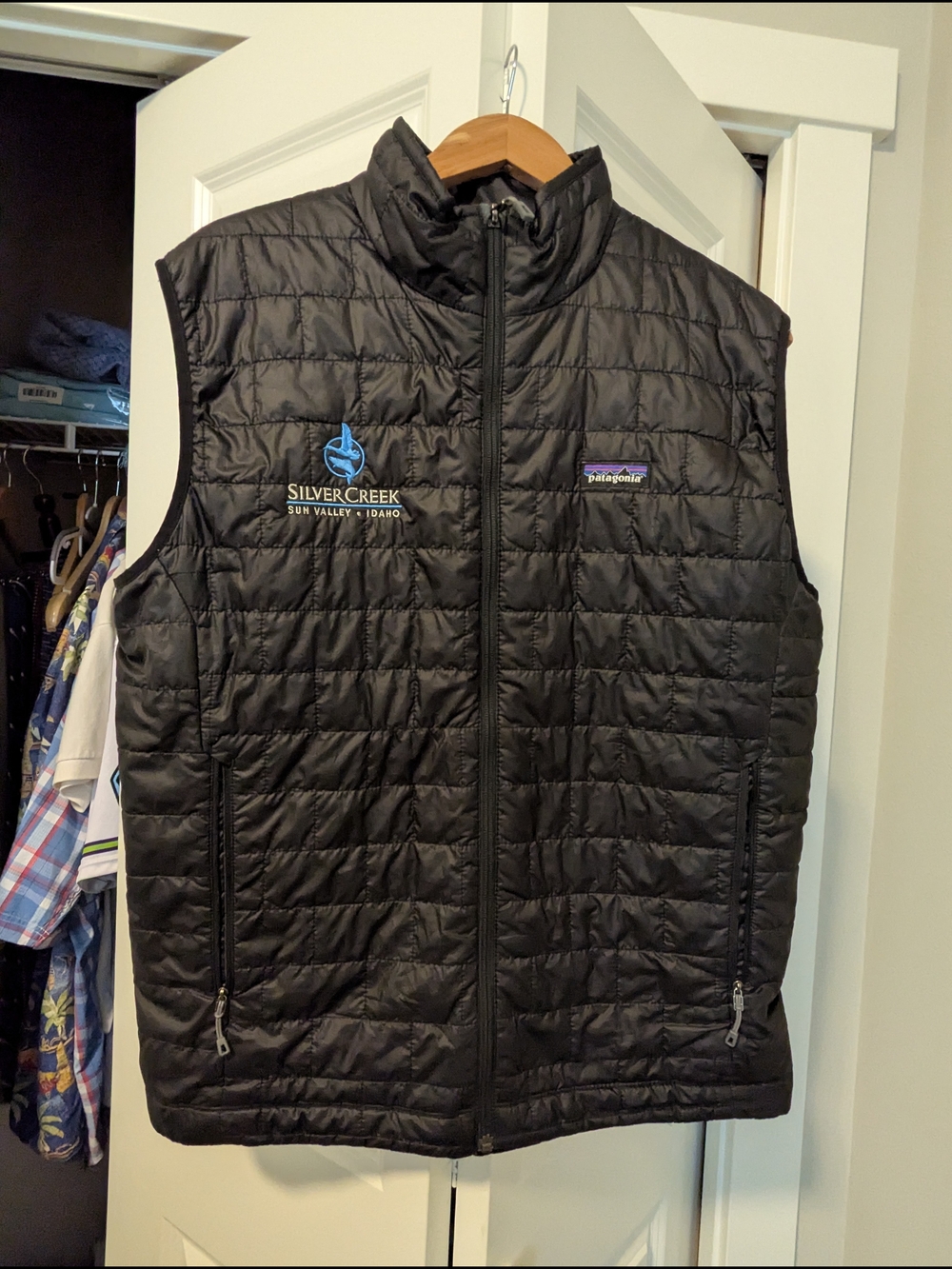 Patagonia Men’s Large Black Puffer Vest with Silver Creek Logo